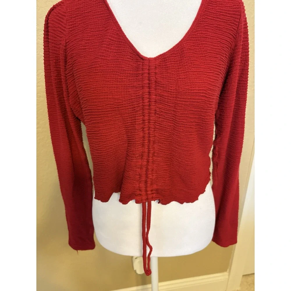 Hollister Red Textured Ruched Drawstring Cropped Top Long Sleeve Size Large